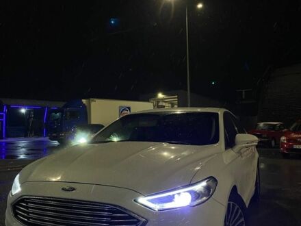 Білий Форд Фьюжен, об'ємом двигуна 2 л та пробігом 117 тис. км за 12300 $, фото 1 на Automoto.ua