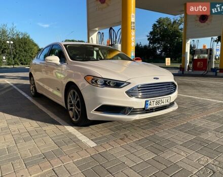 Білий Форд Фьюжен, об'ємом двигуна 2 л та пробігом 77 тис. км за 14500 $, фото 1 на Automoto.ua