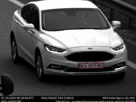Белый Форд Фьюжн, объемом двигателя 2 л и пробегом 249 тыс. км за 12000 $, фото 1 на Automoto.ua