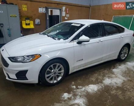 Белый Форд Фьюжн, объемом двигателя 2 л и пробегом 82 тыс. км за 3800 $, фото 1 на Automoto.ua