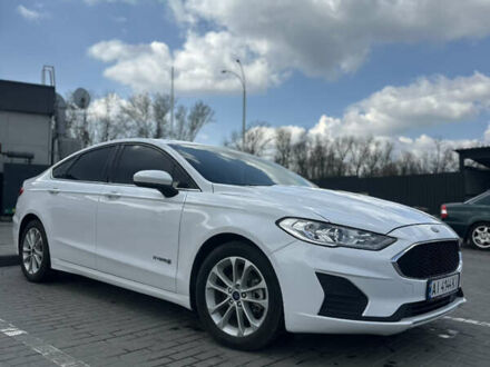 Форд Фьюжн 2018 в Днепре (Днепропетровске) на Automoto.ua Белый Форд Фьюжн, объемом двигателя 2 л и пробегом 130 тыс. км за 14400 $, фото 1 на Automoto.ua