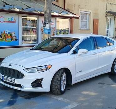 Белый Форд Фьюжн, объемом двигателя 2 л и пробегом 175 тыс. км за 15500 $, фото 1 на Automoto.ua