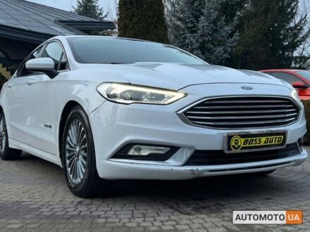 Форд Фьюжн 2018 в Львове на Automoto.ua Белый Форд Фьюжн, объемом двигателя 2 л и пробегом 140 тыс. км за 13200 $, фото 1 на Automoto.ua