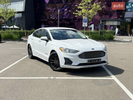 Білий Форд Фьюжен, об'ємом двигуна 2 л та пробігом 180 тис. км за 15750 $, фото 1 на Automoto.ua