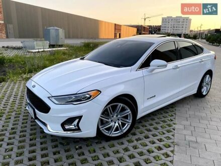 Форд Фьюжн 2019 в Хмельницком на Automoto.ua Белый Форд Фьюжн, объемом двигателя 2 л и пробегом 165 тыс. км за 15899 $, фото 1 на Automoto.ua