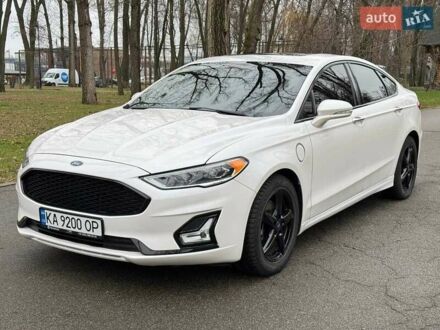 Форд Фьюжен 2019 у Києві на Automoto.ua Білий Форд Фьюжен, об'ємом двигуна 2 л та пробігом 105 тис. км за 17900 $, фото 1 на Automoto.ua