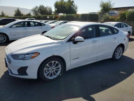 Білий Форд Фьюжен, об'ємом двигуна 2 л та пробігом 52 тис. км за 2000 $, фото 1 на Automoto.ua