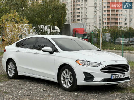 Форд Фьюжн 2019 в Киеве на Automoto.ua Белый Форд Фьюжн, объемом двигателя 1.5 л и пробегом 62 тыс. км за 12699 $, фото 1 на Automoto.ua