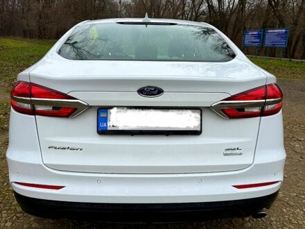 Білий Форд Фьюжен, об'ємом двигуна 1.5 л та пробігом 105 тис. км за 14500 $, фото 1 на Automoto.ua