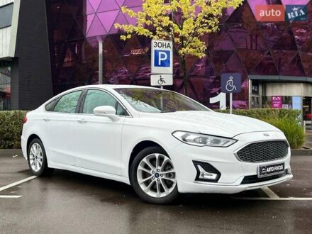 Форд Фьюжн 2019 в Киеве на Automoto.ua Белый Форд Фьюжн, объемом двигателя 2 л и пробегом 81 тыс. км за 20490 $, фото 1 на Automoto.ua