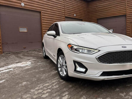 Белый Форд Фьюжн, объемом двигателя 2 л и пробегом 135 тыс. км за 17500 $, фото 1 на Automoto.ua