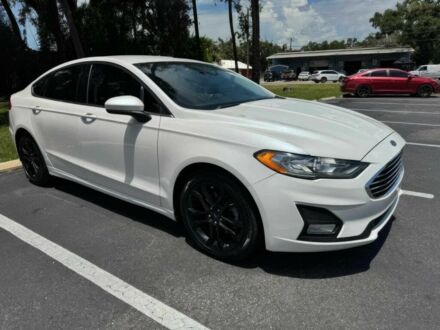 Белый Форд Фьюжн, объемом двигателя 1.5 л и пробегом 32 тыс. км за 14200 $, фото 1 на Automoto.ua