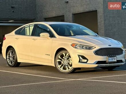 Форд Фьюжен 2019 у Львові на Automoto.ua Білий Форд Фьюжен, об'ємом двигуна 2 л та пробігом 95 тис. км за 3000 $, фото 1 на Automoto.ua