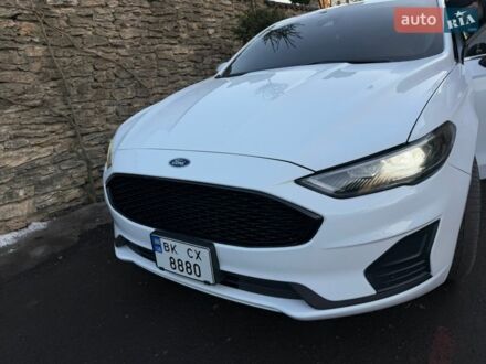 Білий Форд Фьюжен, об'ємом двигуна 1.5 л та пробігом 97 тис. км за 12900 $, фото 1 на Automoto.ua