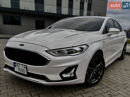 Белый Форд Фьюжн, объемом двигателя 2 л и пробегом 61 тыс. км за 22500 $, фото 1 на Automoto.ua
