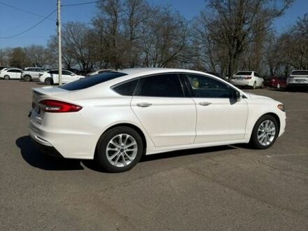 Білий Форд Фьюжен, об'ємом двигуна 2 л та пробігом 81 тис. км за 21000 $, фото 1 на Automoto.ua