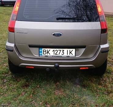 Бежевий Форд Фьюжен, об'ємом двигуна 1.4 л та пробігом 255 тис. км за 4200 $, фото 6 на Automoto.ua