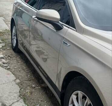 Бежевый Форд Фьюжн, объемом двигателя 2.5 л и пробегом 290 тыс. км за 8800 $, фото 6 на Automoto.ua