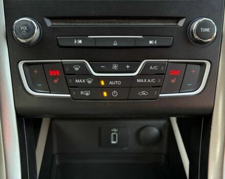 Бежевый Форд Фьюжн, объемом двигателя 2 л и пробегом 74 тыс. км за 15900 $, фото 17 на Automoto.ua