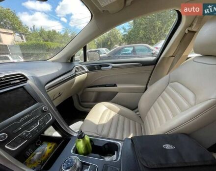 Бежевый Форд Фьюжн, объемом двигателя 2 л и пробегом 200 тыс. км за 15000 $, фото 4 на Automoto.ua