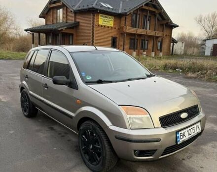Бежевий Форд Фьюжен, об'ємом двигуна 1.4 л та пробігом 255 тис. км за 4200 $, фото 1 на Automoto.ua