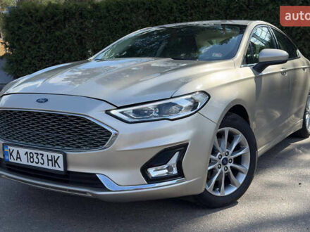 Форд Фьюжен 2016 у Києві на Automoto.ua Бежевий Форд Фьюжен, об'ємом двигуна 2.49 л та пробігом 154 тис. км за 11500 $, фото 1 на Automoto.ua