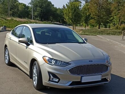 Форд Фьюжен 2019 у Синельниковом на Automoto.ua Бежевий Форд Фьюжен, об'ємом двигуна 0 л та пробігом 99 тис. км за 17100 $, фото 1 на Automoto.ua