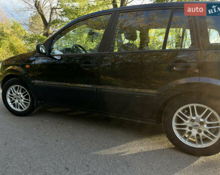 Форд Фьюжен 2002 у Хмельницькому на Automoto.ua Чорний Форд Фьюжен, об'ємом двигуна 1.6 л та пробігом 207 тис. км за 4200 $, фото 10 на Automoto.ua