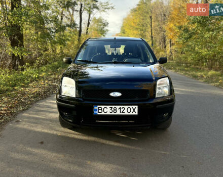 Форд Фьюжен 2002 у Хмельницькому на Automoto.ua Чорний Форд Фьюжен, об'ємом двигуна 1.6 л та пробігом 207 тис. км за 4200 $, фото 3 на Automoto.ua