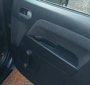 Черный Форд Фьюжн, объемом двигателя 1.4 л и пробегом 237 тыс. км за 4200 $, фото 13 на Automoto.ua