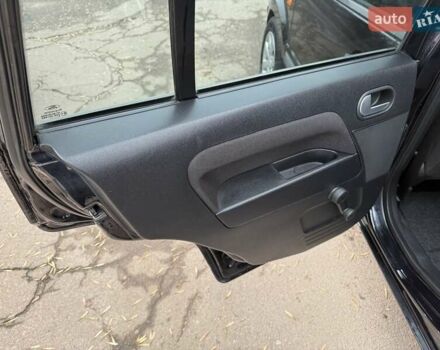 Черный Форд Фьюжн, объемом двигателя 1.4 л и пробегом 216 тыс. км за 3890 $, фото 15 на Automoto.ua