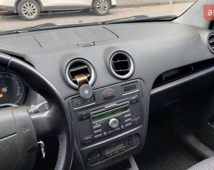 Черный Форд Фьюжн, объемом двигателя 1.6 л и пробегом 318 тыс. км за 4200 $, фото 13 на Automoto.ua