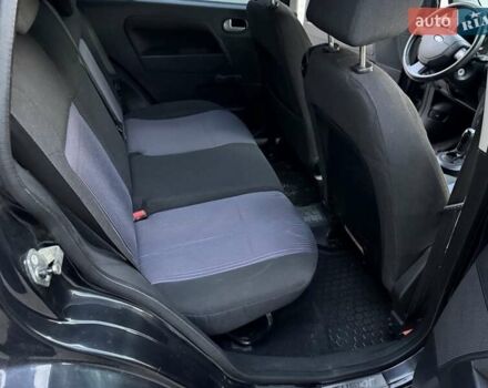 Форд Фьюжен 2007 у Запоріжжя на Automoto.ua Чорний Форд Фьюжен, об'ємом двигуна 1.4 л та пробігом 133 тис. км за 4800 $, фото 24 на Automoto.ua