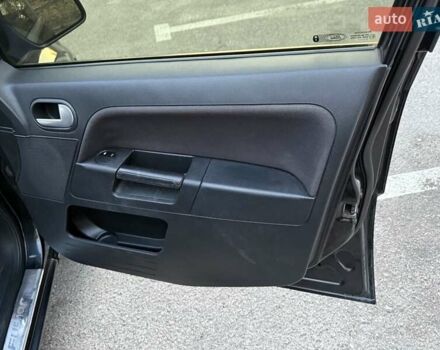 Форд Фьюжен 2007 у Запоріжжя на Automoto.ua Чорний Форд Фьюжен, об'ємом двигуна 1.4 л та пробігом 133 тис. км за 4800 $, фото 35 на Automoto.ua