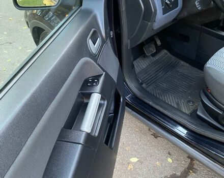 Черный Форд Фьюжн, объемом двигателя 1.6 л и пробегом 160 тыс. км за 7400 $, фото 11 на Automoto.ua