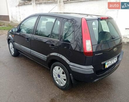 Черный Форд Фьюжн, объемом двигателя 1.6 л и пробегом 180 тыс. км за 4550 $, фото 7 на Automoto.ua