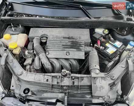 Черный Форд Фьюжн, объемом двигателя 1.6 л и пробегом 215 тыс. км за 4499 $, фото 16 на Automoto.ua