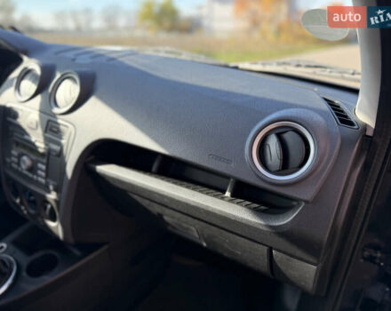 Чорний Форд Фьюжен, об'ємом двигуна 1.4 л та пробігом 174 тис. км за 6000 $, фото 45 на Automoto.ua