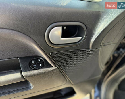 Чорний Форд Фьюжен, об'ємом двигуна 1.4 л та пробігом 174 тис. км за 6000 $, фото 25 на Automoto.ua