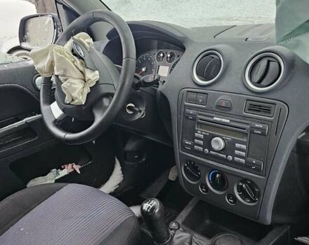 Чорний Форд Фьюжен, об'ємом двигуна 1.39 л та пробігом 160 тис. км за 2000 $, фото 12 на Automoto.ua