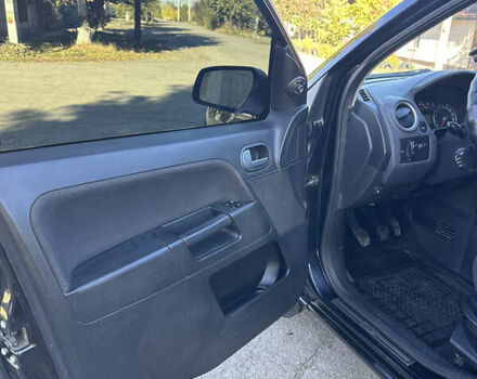 Черный Форд Фьюжн, объемом двигателя 1.39 л и пробегом 320 тыс. км за 4500 $, фото 7 на Automoto.ua