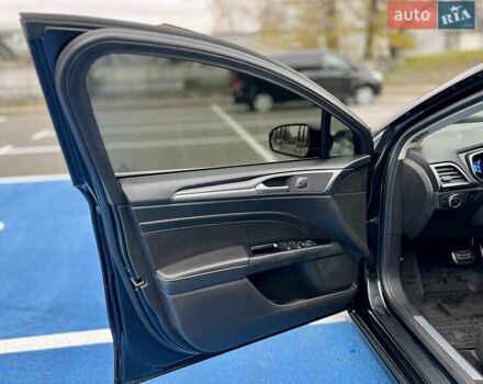 Черный Форд Фьюжн, объемом двигателя 2 л и пробегом 218 тыс. км за 11999 $, фото 17 на Automoto.ua
