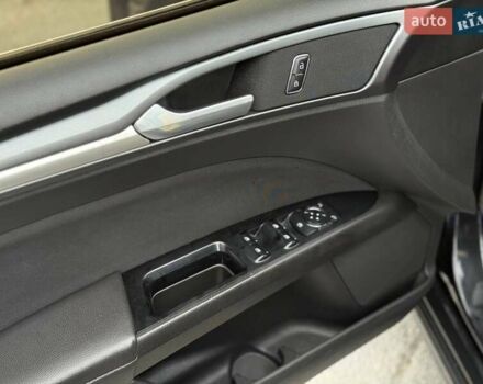 Форд Фьюжен 2013 у Запоріжжя на Automoto.ua Чорний Форд Фьюжен, об'ємом двигуна 2.49 л та пробігом 240 тис. км за 9299 $, фото 5 на Automoto.ua