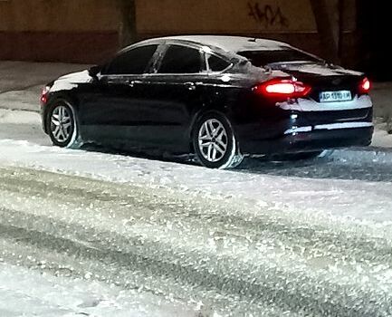 Черный Форд Фьюжн, объемом двигателя 2.5 л и пробегом 165 тыс. км за 10500 $, фото 10 на Automoto.ua