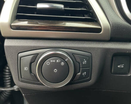 Чорний Форд Фьюжен, об'ємом двигуна 2 л та пробігом 131 тис. км за 11999 $, фото 22 на Automoto.ua