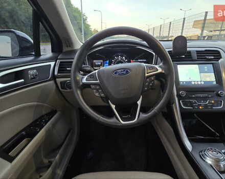 Черный Форд Фьюжн, объемом двигателя 2 л и пробегом 178 тыс. км за 14000 $, фото 11 на Automoto.ua