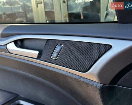 Форд Фьюжен 2016 у Києві на Automoto.ua Чорний Форд Фьюжен, об'ємом двигуна 2 л та пробігом 181 тис. км за 10990 $, фото 9 на Automoto.ua
