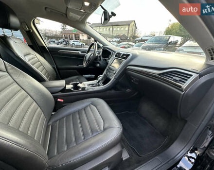 Чорний Форд Фьюжен, об'ємом двигуна 2 л та пробігом 120 тис. км за 10900 $, фото 10 на Automoto.ua