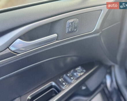 Черный Форд Фьюжн, объемом двигателя 2 л и пробегом 180 тыс. км за 12500 $, фото 7 на Automoto.ua