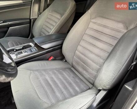 Чорний Форд Фьюжен, об'ємом двигуна 2 л та пробігом 200 тис. км за 15290 $, фото 23 на Automoto.ua